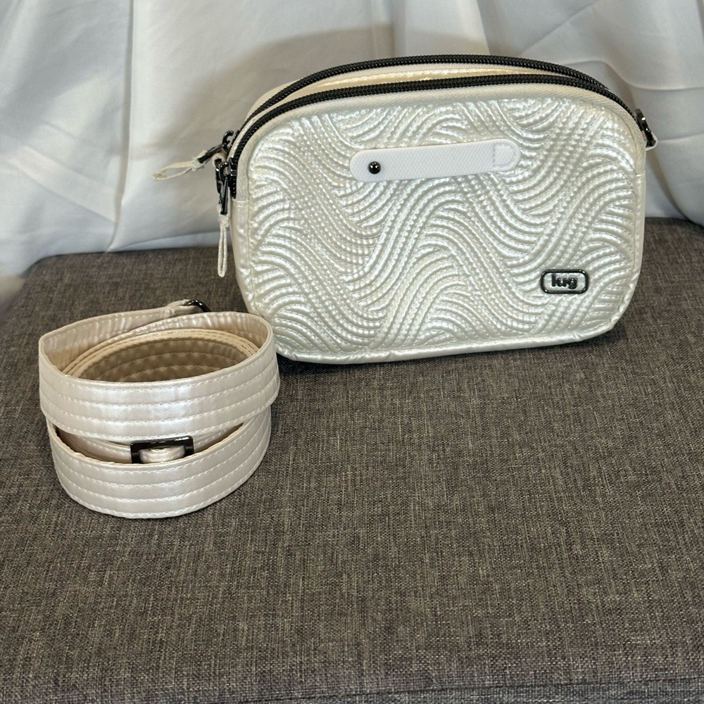 Lug coupe SE2 metallic diamond convertible crossbody belt bag EUC